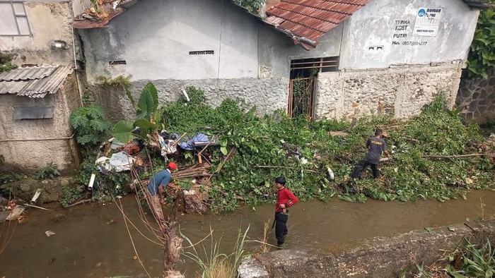 Kegiatan padat karya di Bogor