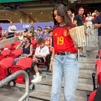 Ines Garcia hadir di Atlanta Stadium, tempat berlangsungnya pertandingan Spanyol melawan Arab Saudi. Melalui unggahan di Instagram, Ines memperlihatkan momen saat berada di stadion yang berlokasi di Atlanta, Amerika Serikat itu. Foto: Dok. Instagram ineesgaarcia