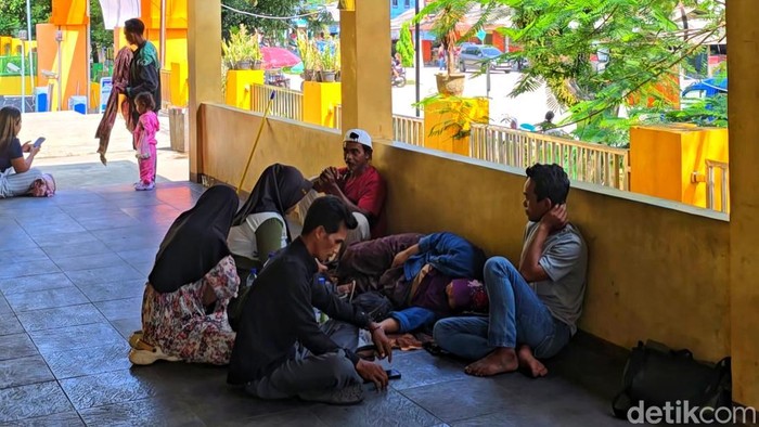 KIS PBI Tak AKtif, Ade (52) terpaksa bertahan di rumah sakit karena tak ada biaya untuk operasi