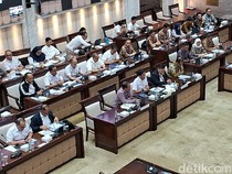 KAI-Pelni Lapor ke DPR Dana PMN buat Beli KRL hingga Kapal