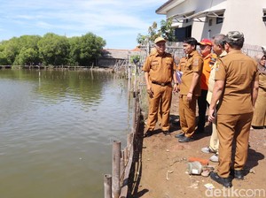 Langganan Terendam Rob, Desa Ambulu Cirebon Menanti Tanggul Raksasa