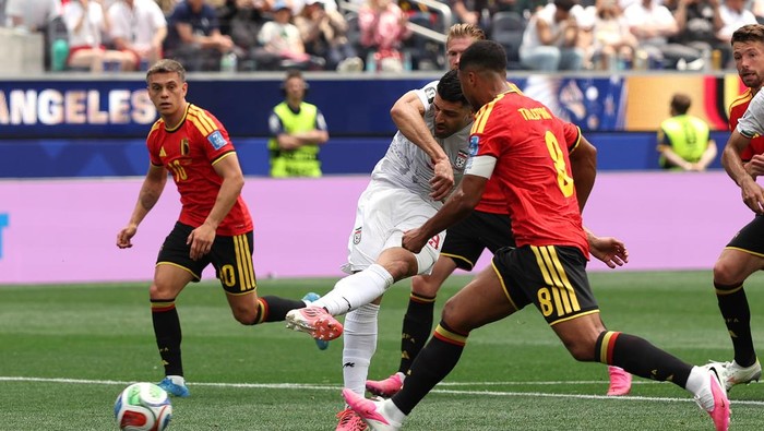 INGLEWOOD, CALIFORNIA - JUNE 21: Mehdi Taremi #9 of IR Iran scores a goal later disallowed due to offside during the FIFA World Cup 2026 Group G match between Belgium and IR Iran at Los Angeles Stadium on June 21, 2026 in Inglewood, California. (Photo by Stu Forster/Getty Images)