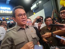 Harga Telur & Ayam Turun Saat MBG Disetop Sementara, Hotel-Kafe Diminta Serap