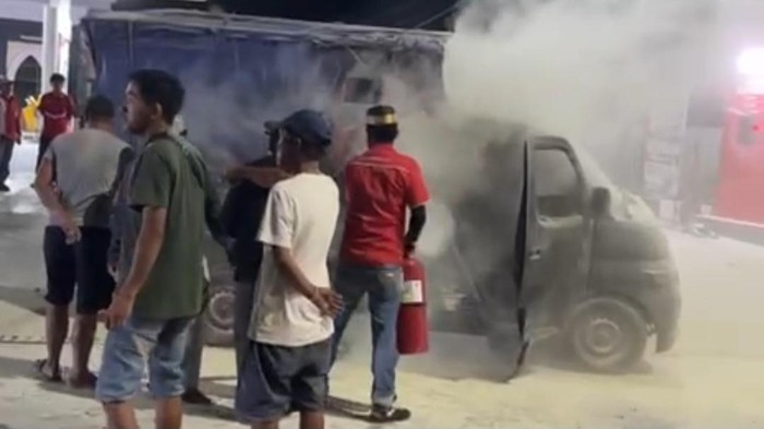 Pikap terbakar setelah isi BBM di SPBU Pangkep.