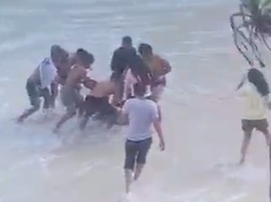 Video: Anggota Polisi-TNI Gugur Usai Selamatkan Pelajar Tenggelam di Maluku