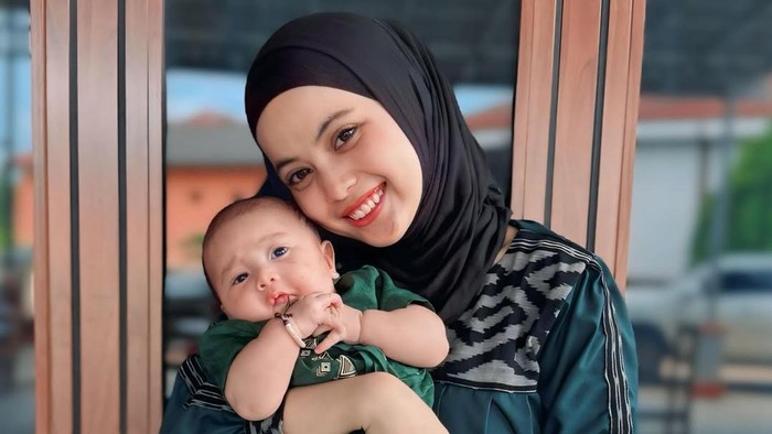 Putri Isnari