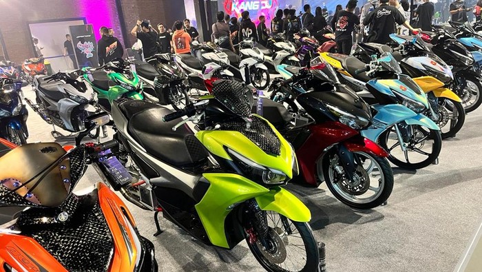 Ribuan pengguna Yamaha Aerox tumpah ruah di Jakarta