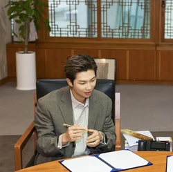 Momen Penobatan RM BTS Jadi Duta National Museum of Korea