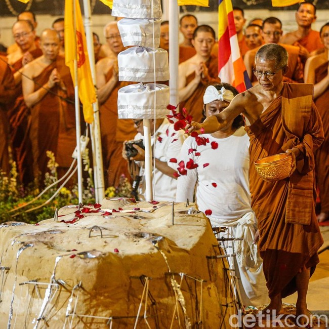 Rupang Buddha Nusantara Dibentuk dari Donasi Umat