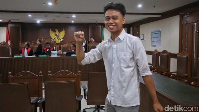 Sidang lanjutan perkara Khariq Anhar terkait dugaan pengubahan pernyataan Presiden KSPI Said Iqbal di media sosial ditunda hingga Senin (29/6/2026). Penundaan dilakukan karena ibunda Ketua Majelis Hakim Arlen Veronika meninggal dunia.