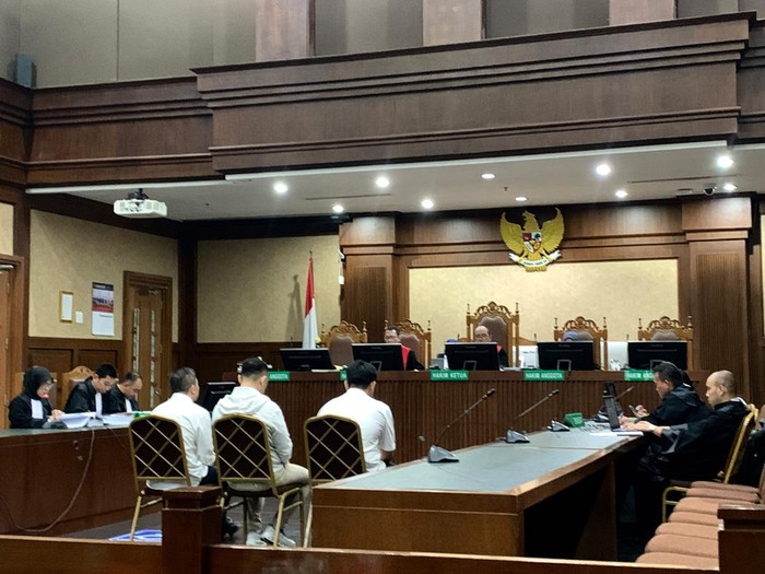 Sidang tuntutan 3 petinggi Blueray Cargo di kasus suap Bea Cukai (Mulia/detikcom)