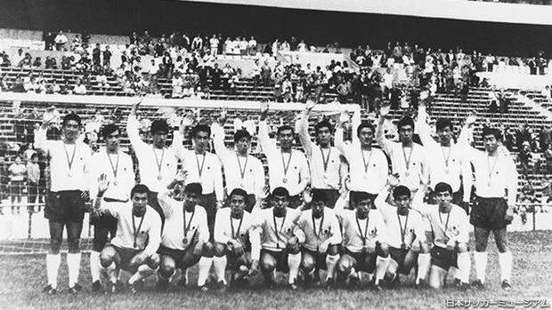 Timnas Jepang di Olimpiade 1968 Meksiko, sukses meraih perunggu.