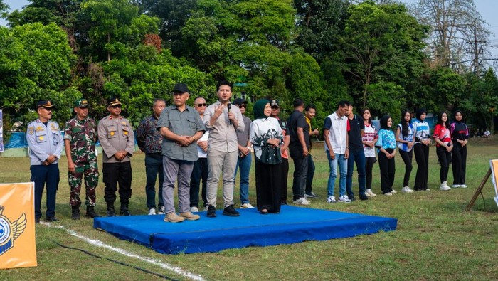 Wakil Gubernur Jawa Timur Emil Dardak hadiri trunamen sepakbola Lawang