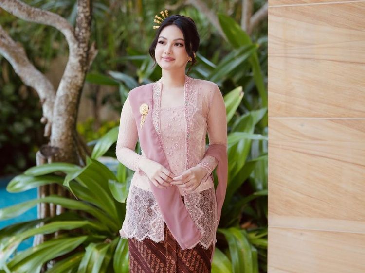 Pesona Aisyah Aqilah Jadi Bridesmaid, Refal Hady Sampai Berkomentar