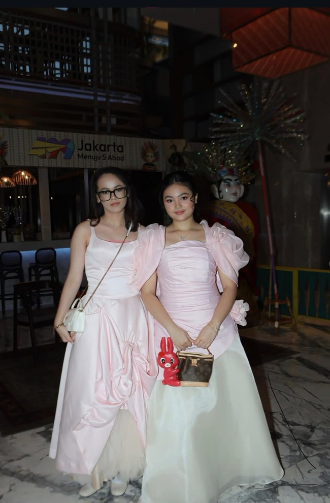 Banyak netizen yang ikut memuji pesona kecantikan Amora di acara prom night tersebut. Cantik amattt Amora, tulis salah satu komentar. Aura cantik nya selalu terpancar dari hati hingga wajah.... komentar lain. Foto: Instagram/@amora_lemos05