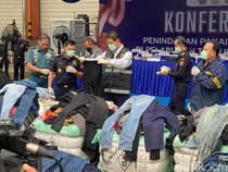 Bea Cukai Sita 43 Kontainer Baju Bekas Impor Ilegal Rp 37,5 M di Tanjung Priok
