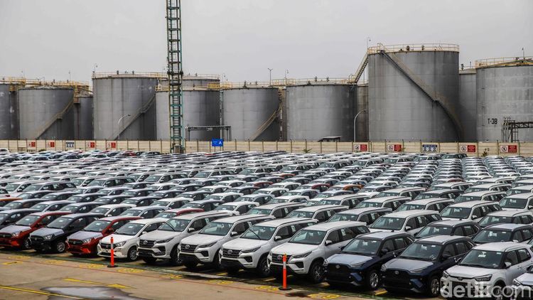 Ekspor Mobil Melaju Saat Pasar Domestik Lesu