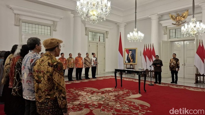 Gubernur DKI Pramono Anung mengukuhkan anggota Akademi Jakarta periode 2026-2031. Pram ingin TIM kembali menjadi pusat kebudayaan dan ruang ekspresi masyarakat. (B Belia/detikcom)