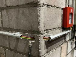 Tim IT Menangis! Foto-foto Instalasi Kabel Ini Bikin Geleng Kepala
