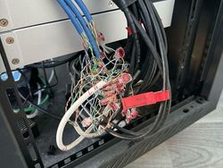 Tim IT Menangis! Foto-foto Instalasi Kabel Ini Bikin Geleng Kepala