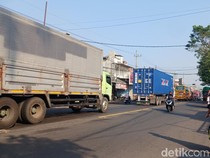 Truk Besar di JLS Pasuruan Tak Kunjung Dialihkan ke Tol, Kenapa?
