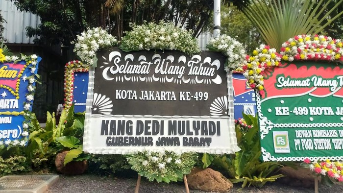 Karangan bunga ucapan Hari Ulang Tahun (HUT) ke-499 Jakarta dari Gubernur Jawa Barat Dedi Mulyadi