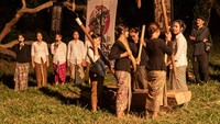 Pesan pelestarian alam dan penolakan terhadap berbagai bentuk perusakan lingkungan menjadi bagian yang tak terpisahkan dari tradisi yang terus hidup di tengah masyarakat Kendeng. ANTARA FOTO/Aji Styawan
