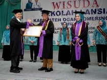 598 Lansia di OKU Diwisuda, Bupati Ingatkan Belajar tak Kenal Usia