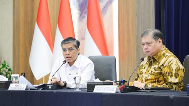 Menaker Yassierli saat mengumumkan program Magang Hub dan Vokasi. (Dok. Kemnaker)