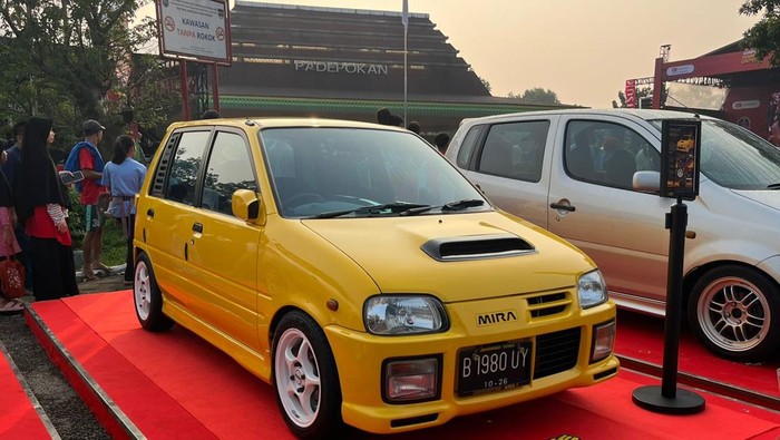 Modifikasi Daihatsu Ceria jadi Daihatsu Mira JDM