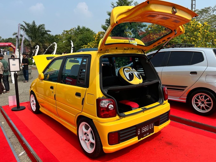 Modifikasi Daihatsu Ceria jadi Daihatsu Mira JDM