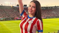 Foto Suporter Paraguay Dijuluki Pengantin Piala Dunia, Kecantikannya Dikira AI