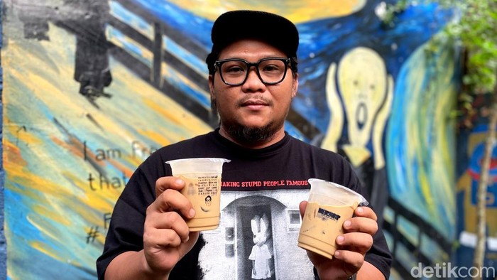 Owner Merawat Coffee Dwitya Utama.