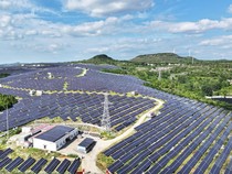 Panel Surya Ubah Lahan Tandus Jadi Sumber Energi Bersih