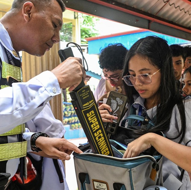 Pasca Penembakan Maut, Sekolah di Filipina Perketat Pemeriksaan Tas Siswa