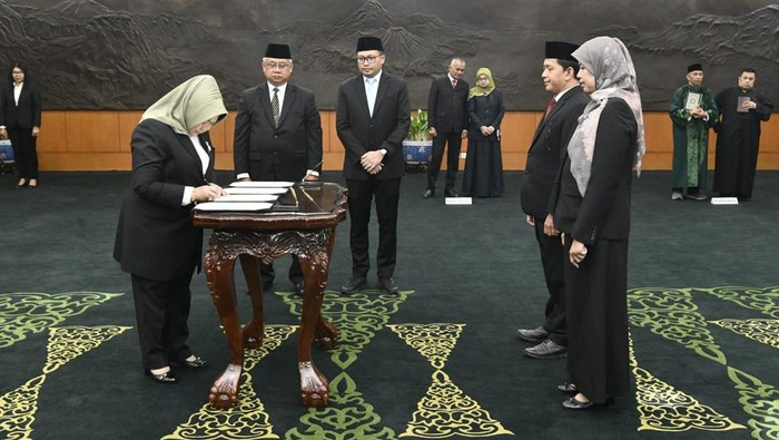 Plt Setjen MPR Lantik 3 Pejabat Tinggi Pratama