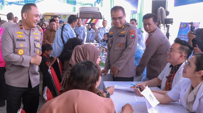 Polda Jatim menggelar bakti kesehatan (Bakkes) massal di RS Bhayangkara Jombang