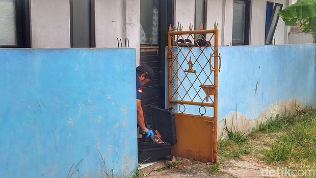 Polisi lakukan olah TKP di lokasi penyekapan dan penganiayaan wanita di Kabupaten Bandung