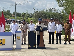 Prabowo Resmikan Jalan Daerah 1.151 Kilometer dari Sampang
