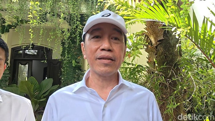 Presiden ke-7 RI, Joko Widodo (Jokowi) di Sumber, Banjarsari, Solo, Selasa (23/6/2026).