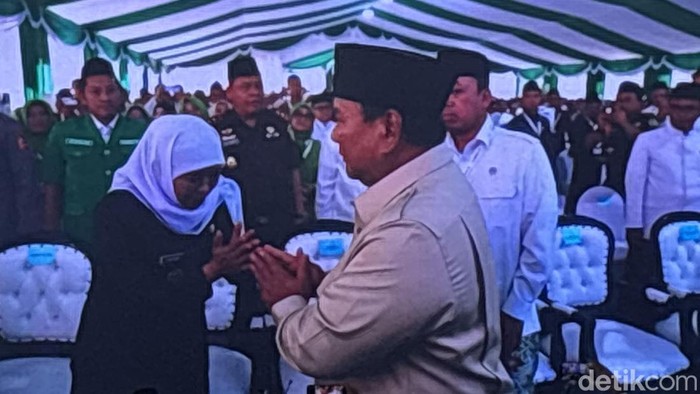 Presiden Prabowo Subianto menghadiri acara penutupan Musyawarah Nasional (Munas) Alim Ulama dan Konferensi Besar (Konbes) Nahdlatul Ulama (NU) yang diadakan di IAI Syaichona Mohammad Cholil, Kabupaten Bangkalan.