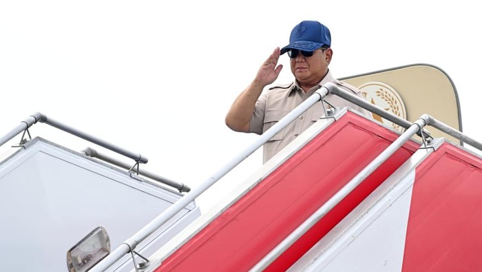 Presiden Prabowo Subianto bertolak ke Madura, Jawa Timur. Prabowo akan meresmikan jalan daerah hingga menghadiri acara Munas dan Konbes NU. (Muchlis Jr/Biro Pers, Media, dan Informasi Sekretariat Presiden)
