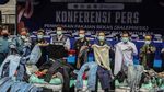 Ribuan Bal Pakaian Bekas Impor Ilegal Disita dari Jakarta dan Kalbar