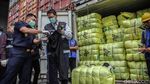 Ribuan Bal Pakaian Bekas Impor Ilegal Disita dari Jakarta dan Kalbar