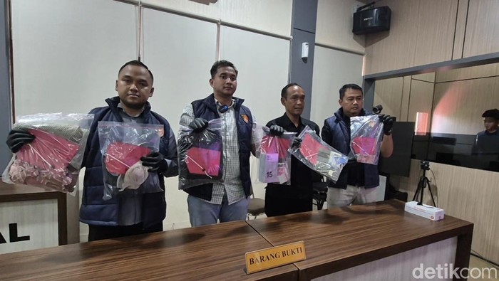Rilis kasus pembunuhan di Mapolres Kendal, Selasa (23/6/2026).