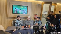 Jaga Kekhusyukan, Ruben Onsu-Ivan Gunawan Gak Sekamar Saat Umrah