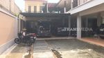 Potret Unik Rumah Ayu Ting Ting di Depok, Toilet Duduk & Jongkok Berhadapan Potret Unik Rumah Ayu Ting Ting di Depok, Toilet Duduk & Jongkok Berhadapan