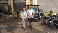 Sarwendah Inisiatif Pertemukan Anak dengan Ruben Onsu di Bandara