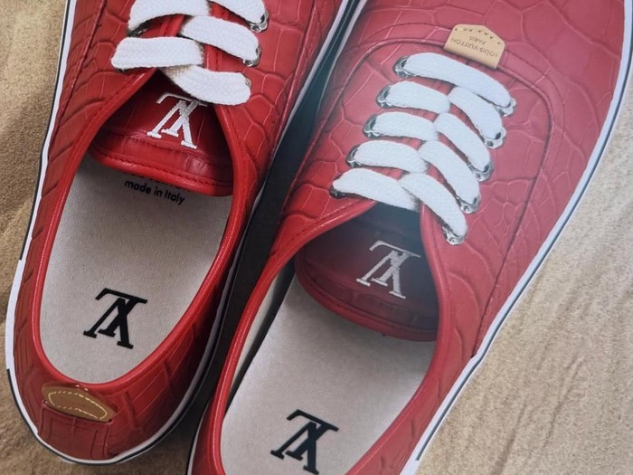 Sneakers Louis Vuitton Mirip Vans