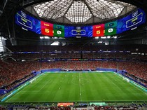 Foto: Stadion Piala Dunia yang Bentuk Atapnya Mirip Lensa Kamera